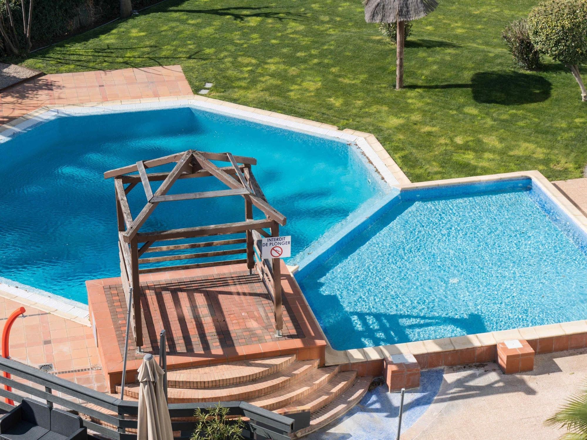 Ibis Styles Perpignan Canet En Roussillon Exterior foto