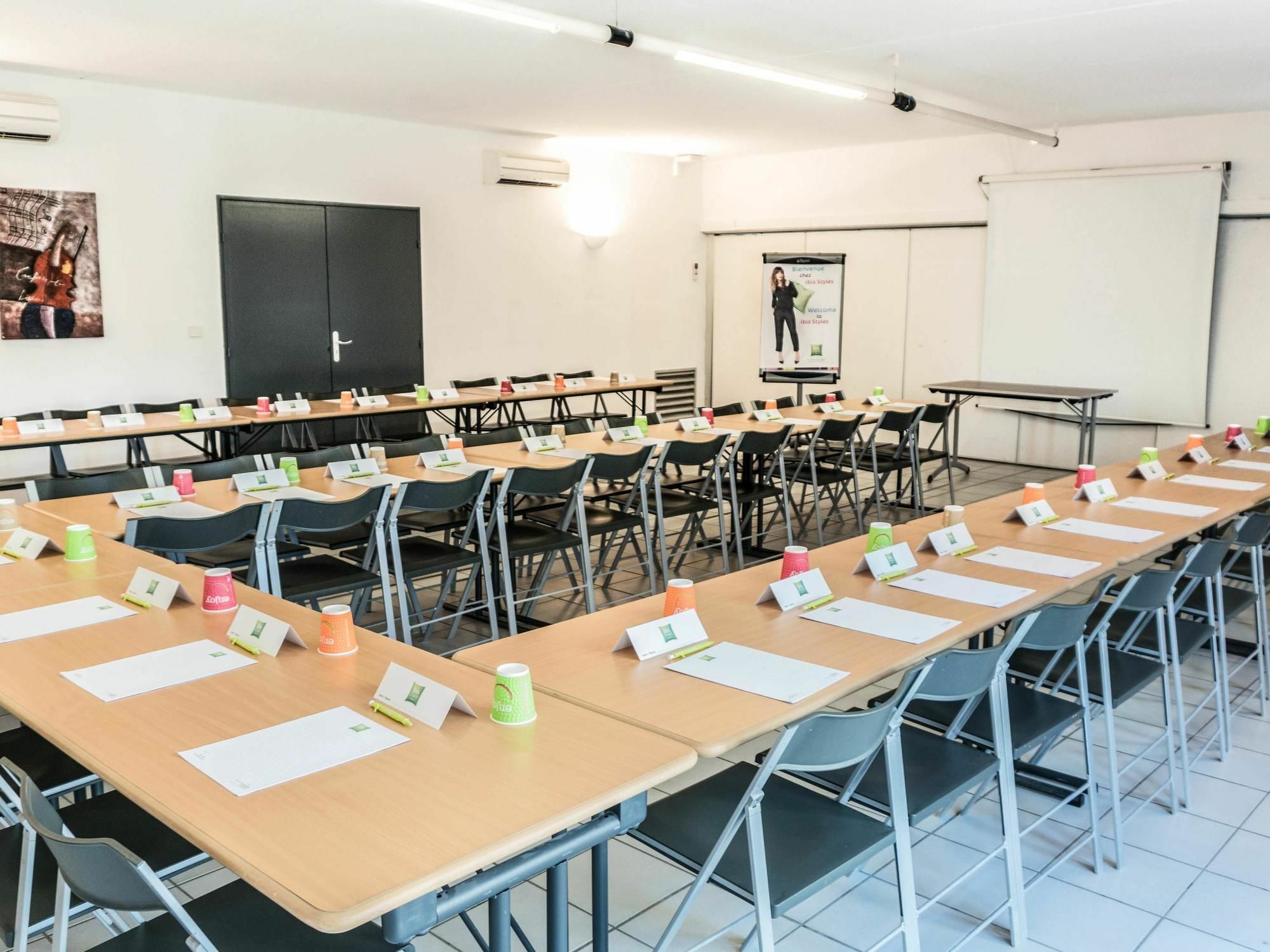 Ibis Styles Perpignan Canet En Roussillon Exterior foto